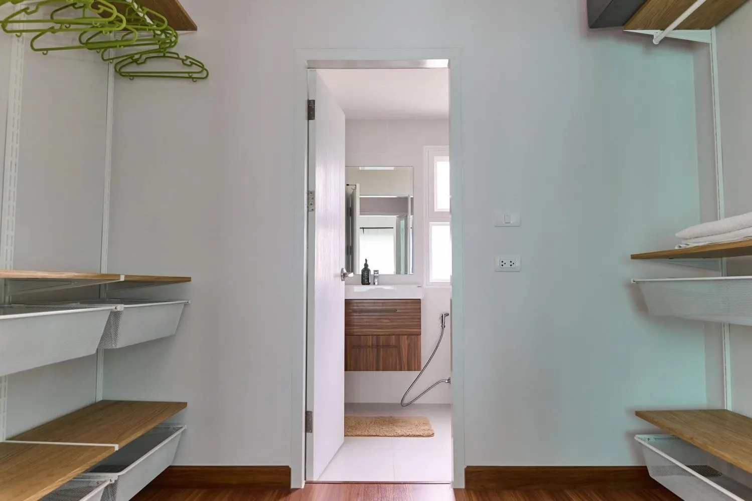 Property image - full photo 16
