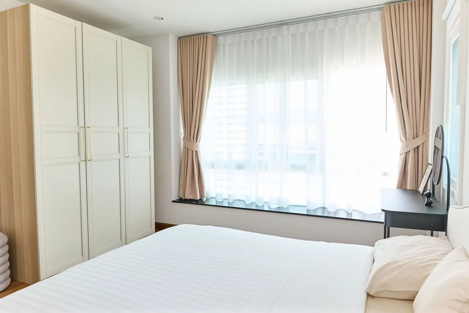 Property image - full photo 11