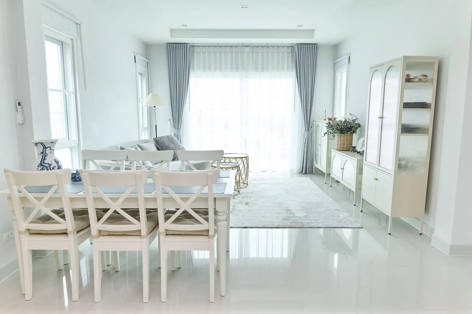 Property image - full photo 6