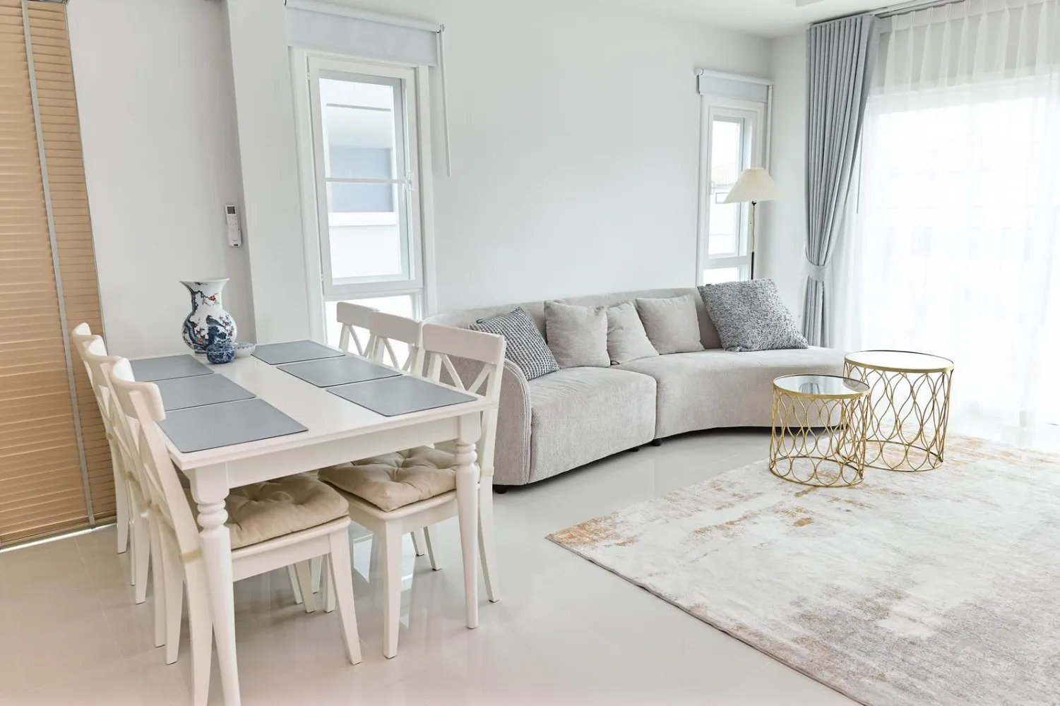 Property image - full photo 2