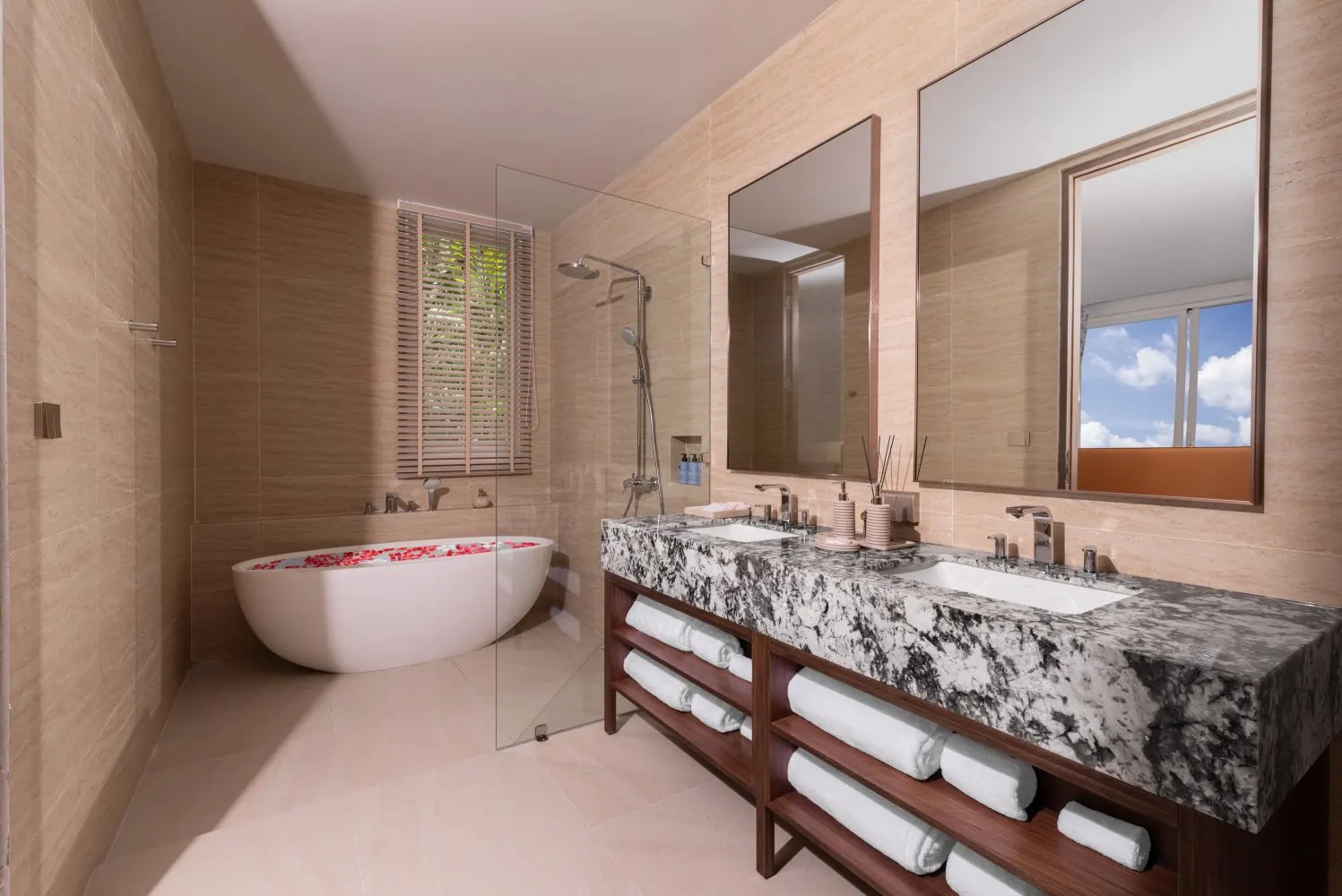 Property image - full photo 36