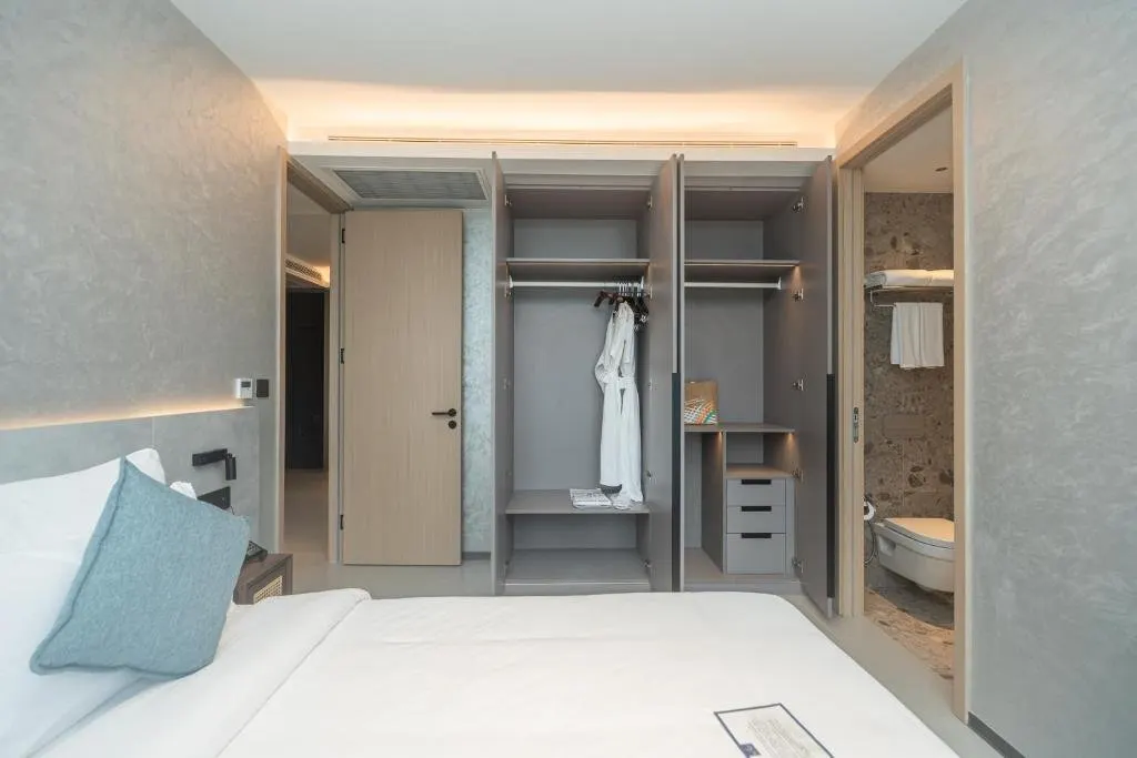 Property image - full photo 6