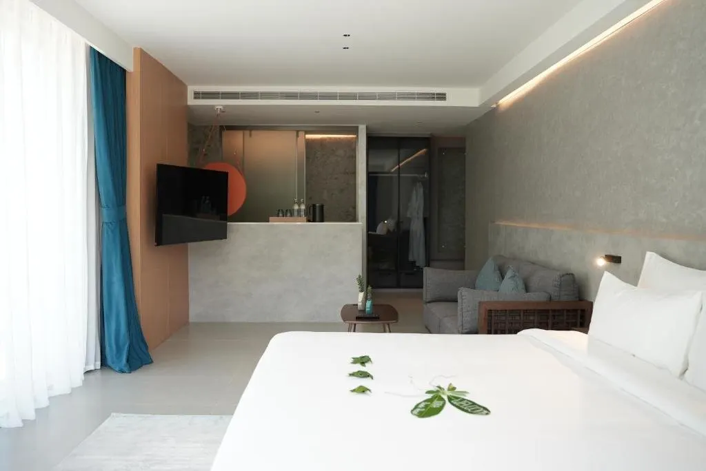 Property image - full photo 2