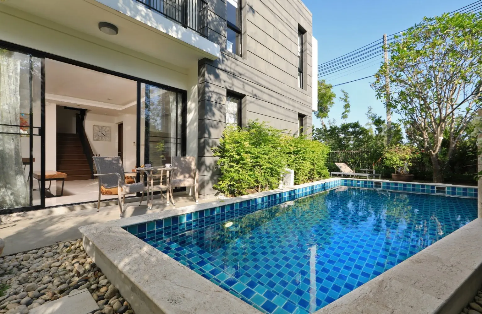 Property image - full photo 1