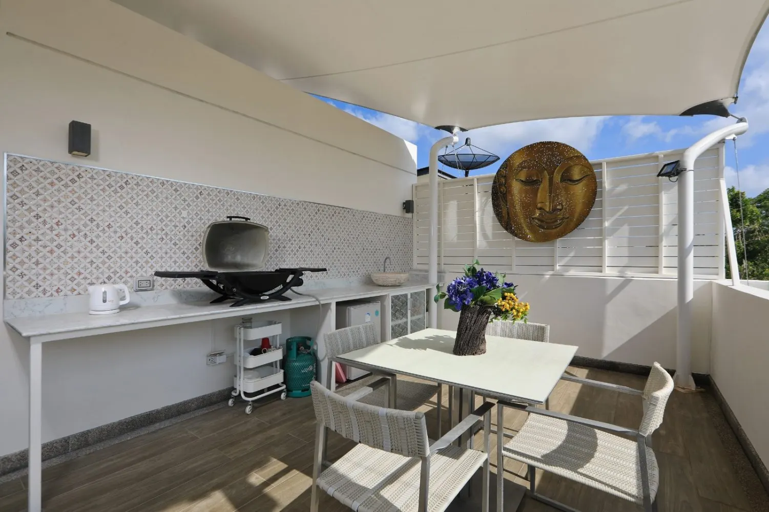 Property image - full photo 34