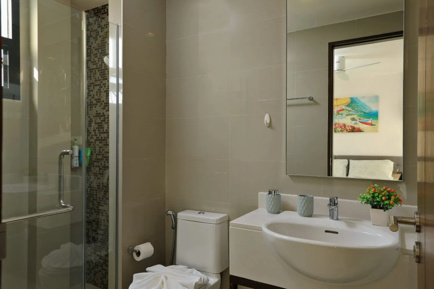 Property image - full photo 28