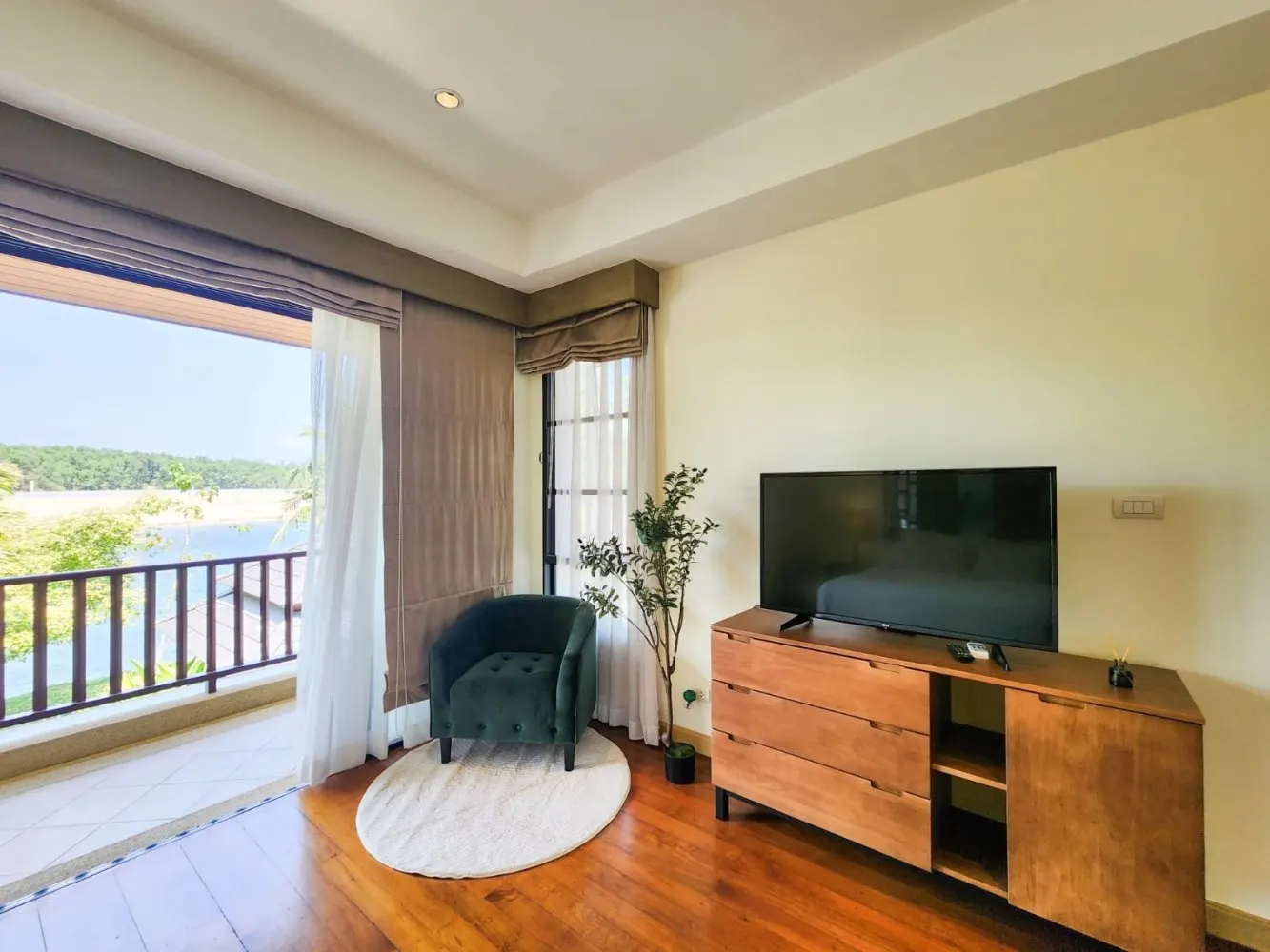 Property image - full photo 22