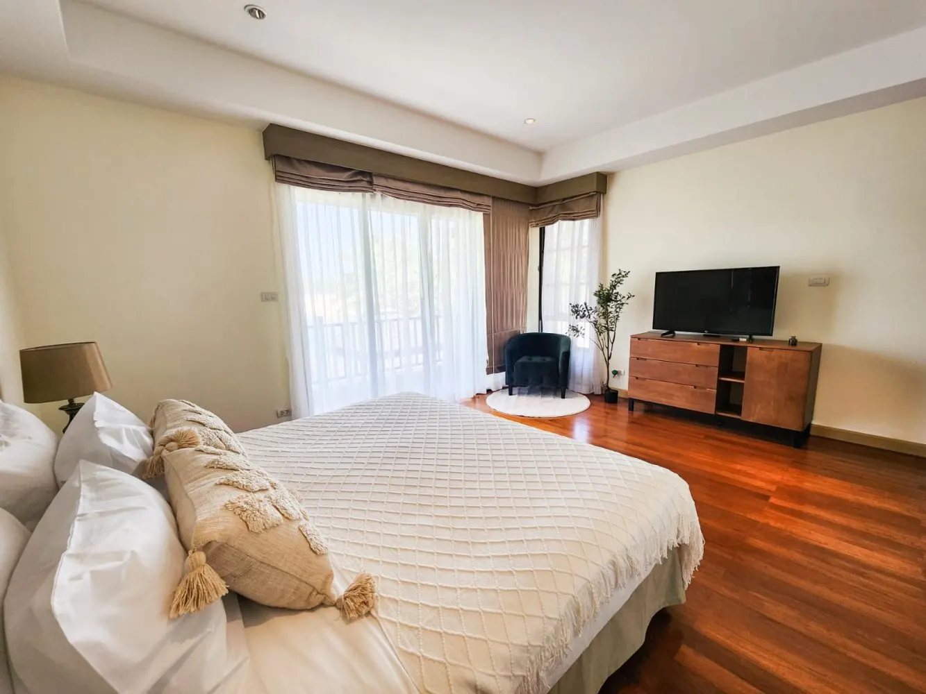 Property image - full photo 13