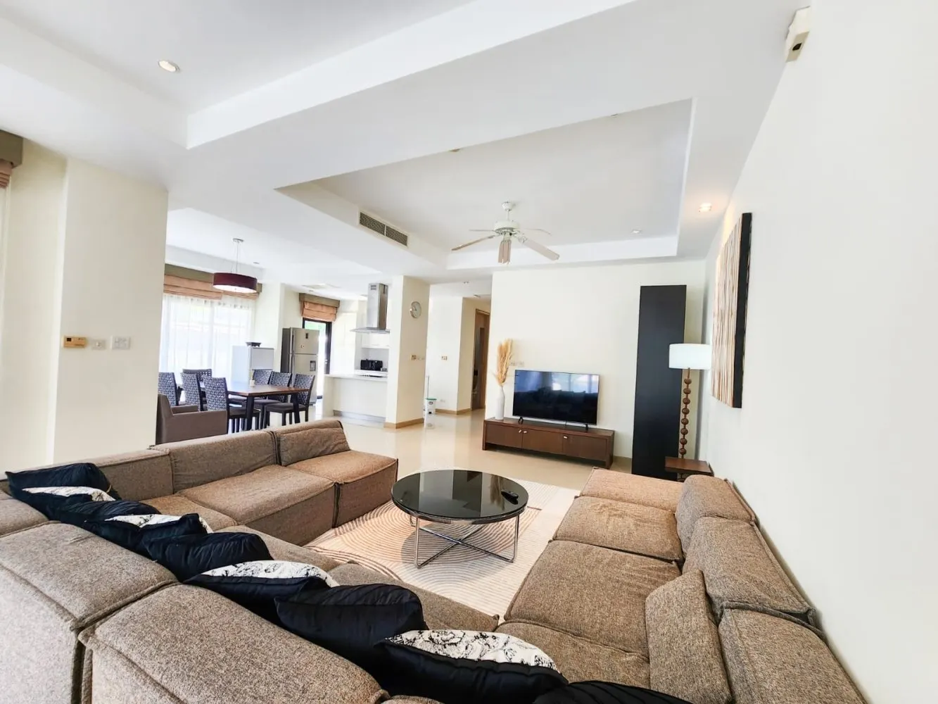 Property image - full photo 30