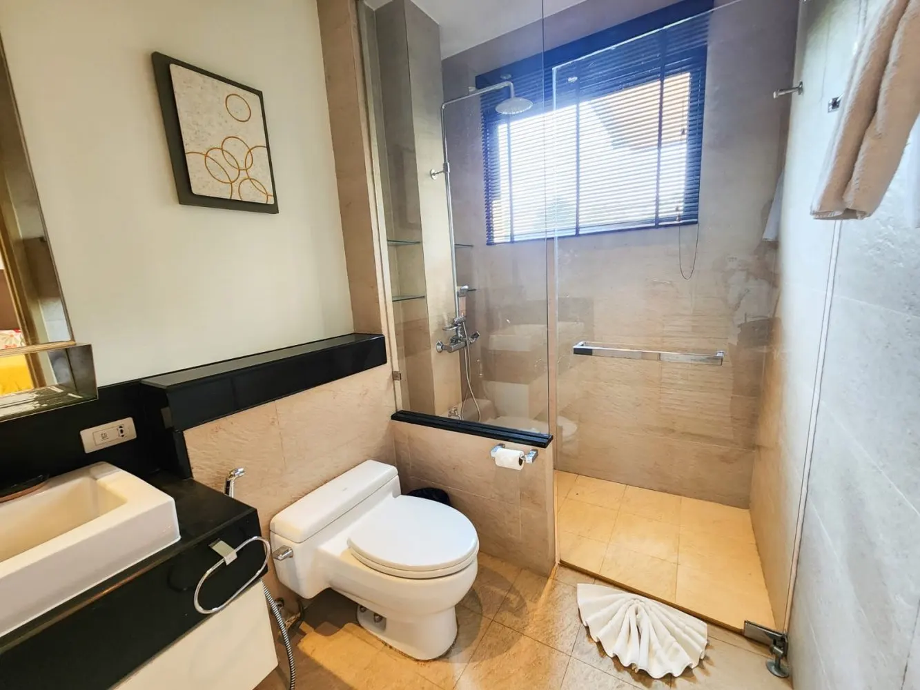 Property image - full photo 17