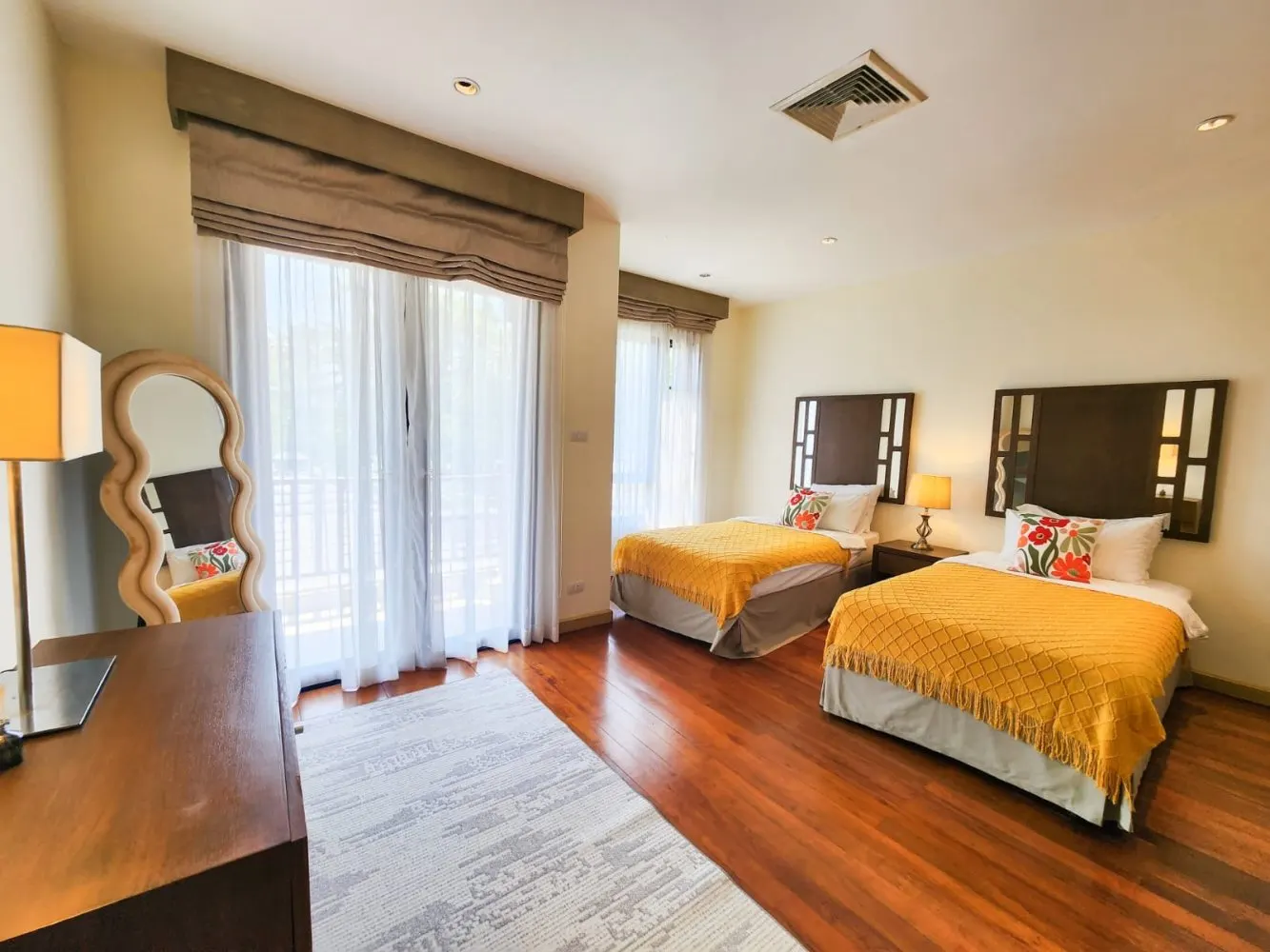 Property image - full photo 12