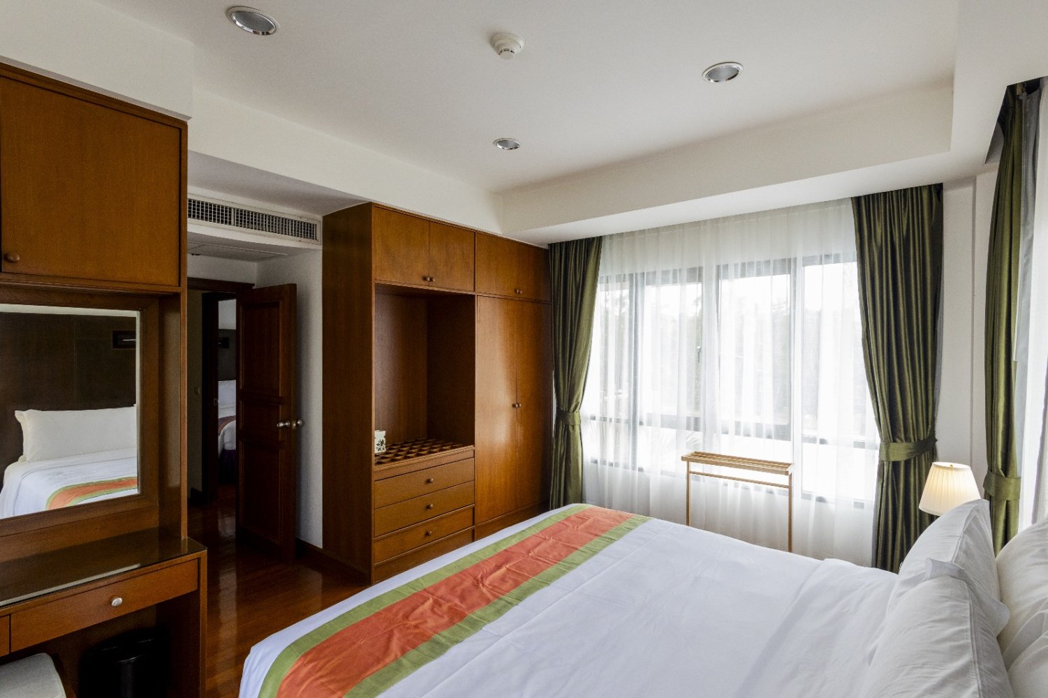 Property image - full photo 12