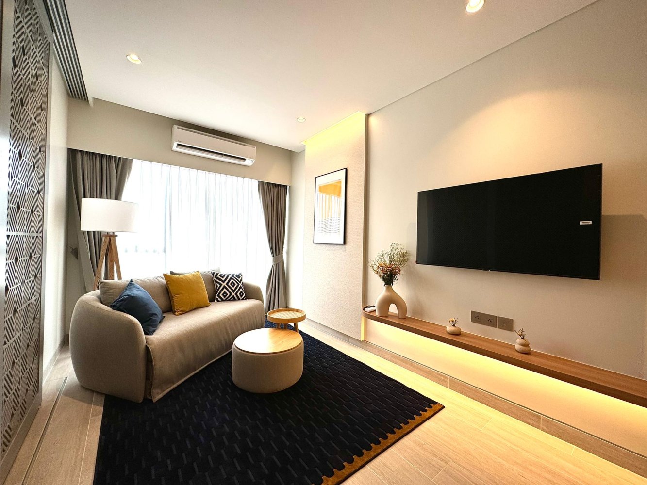Property image - full photo 1