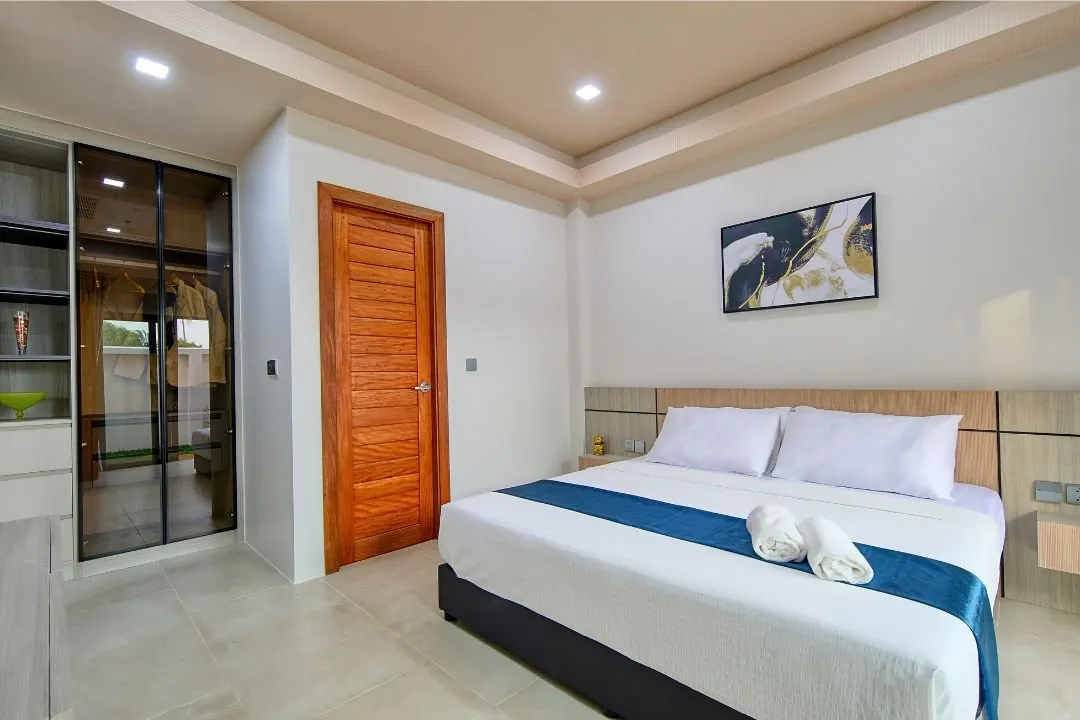 Property image - full photo 11