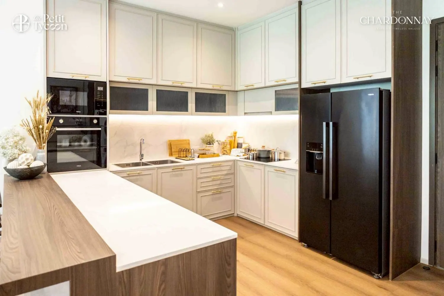 Property image - full photo 10