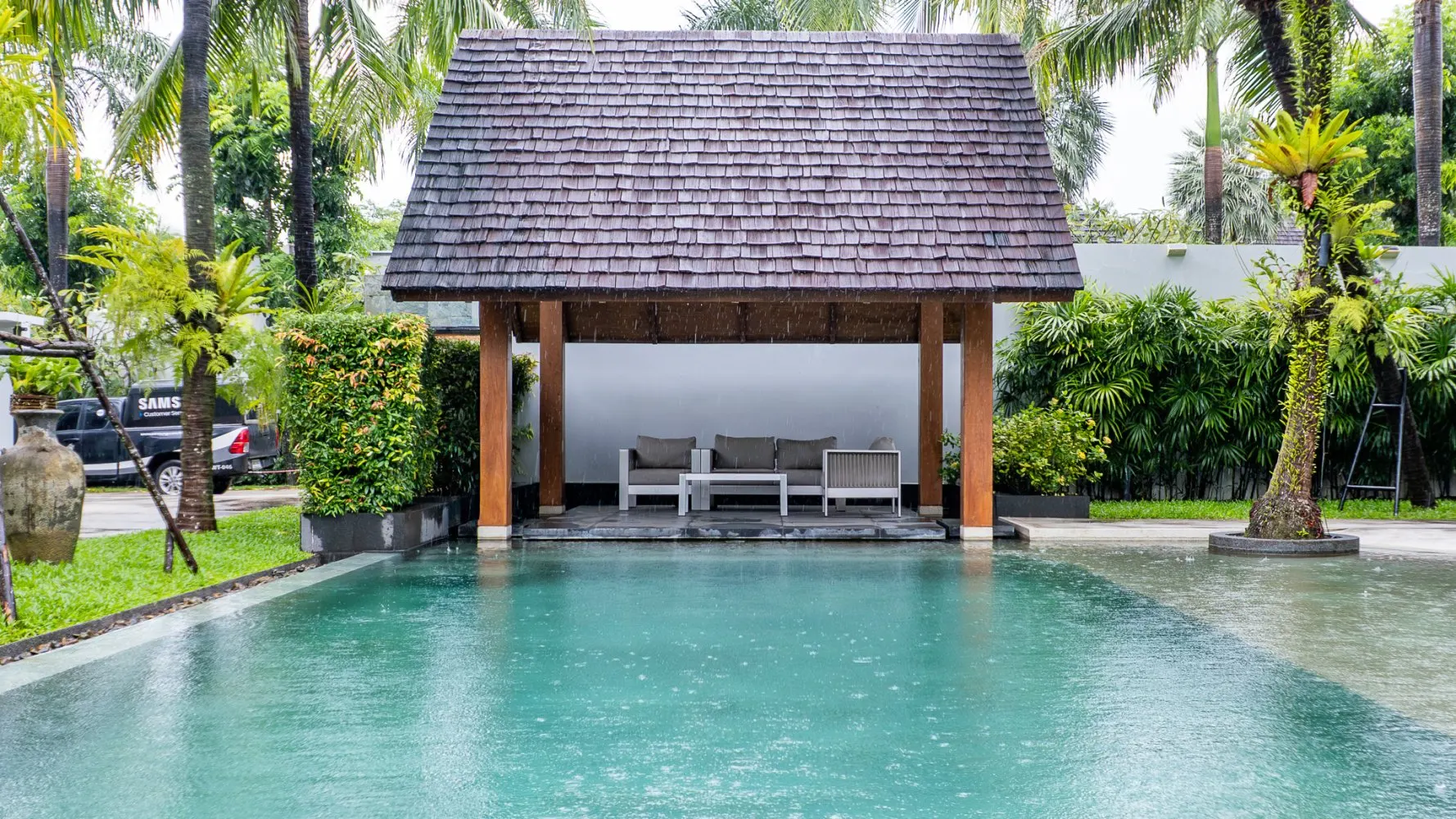 Property image - full photo 2