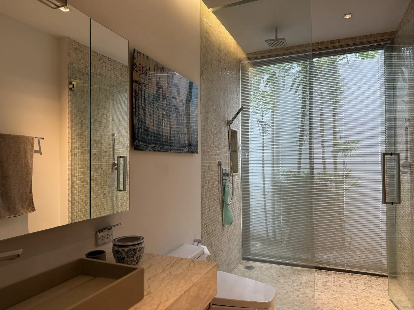 Property image - full photo 36
