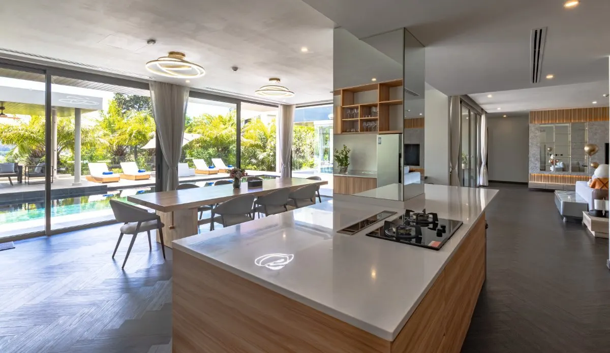 Property image - full photo 6