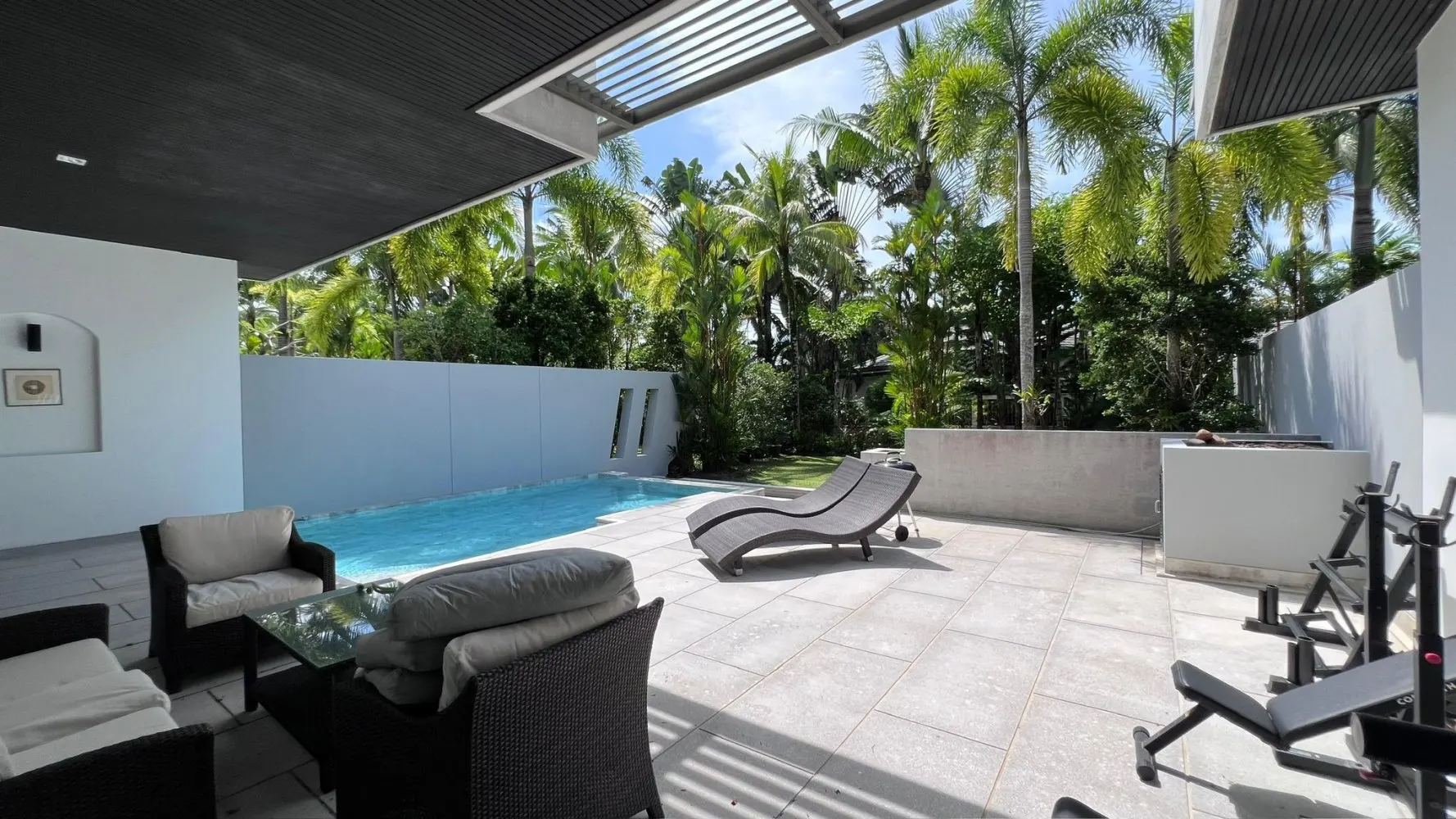 Property image - full photo 4