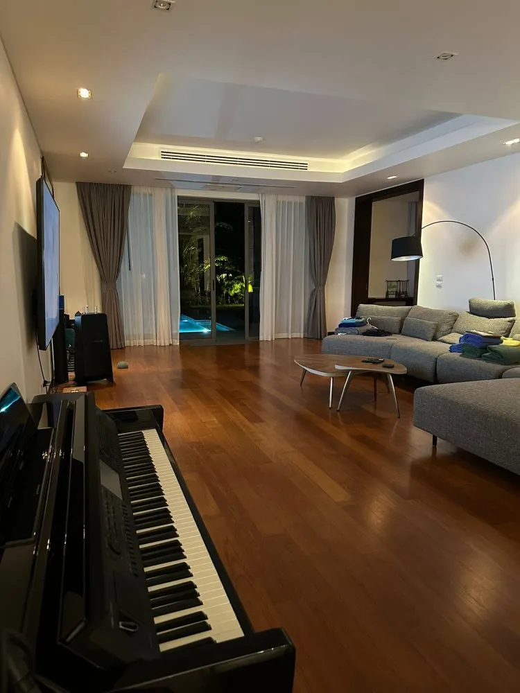 Property image - full photo 12