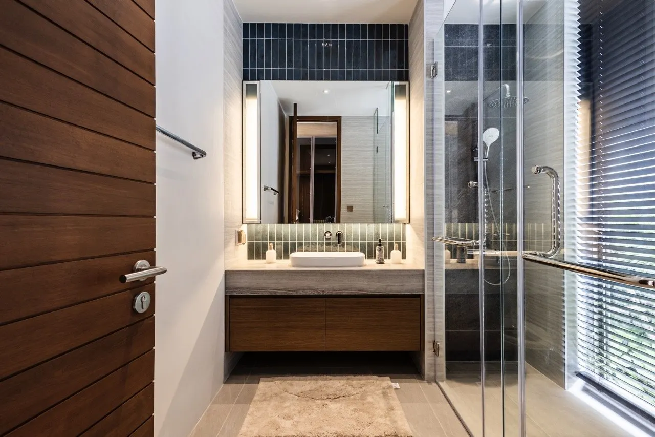 Property image - full photo 36