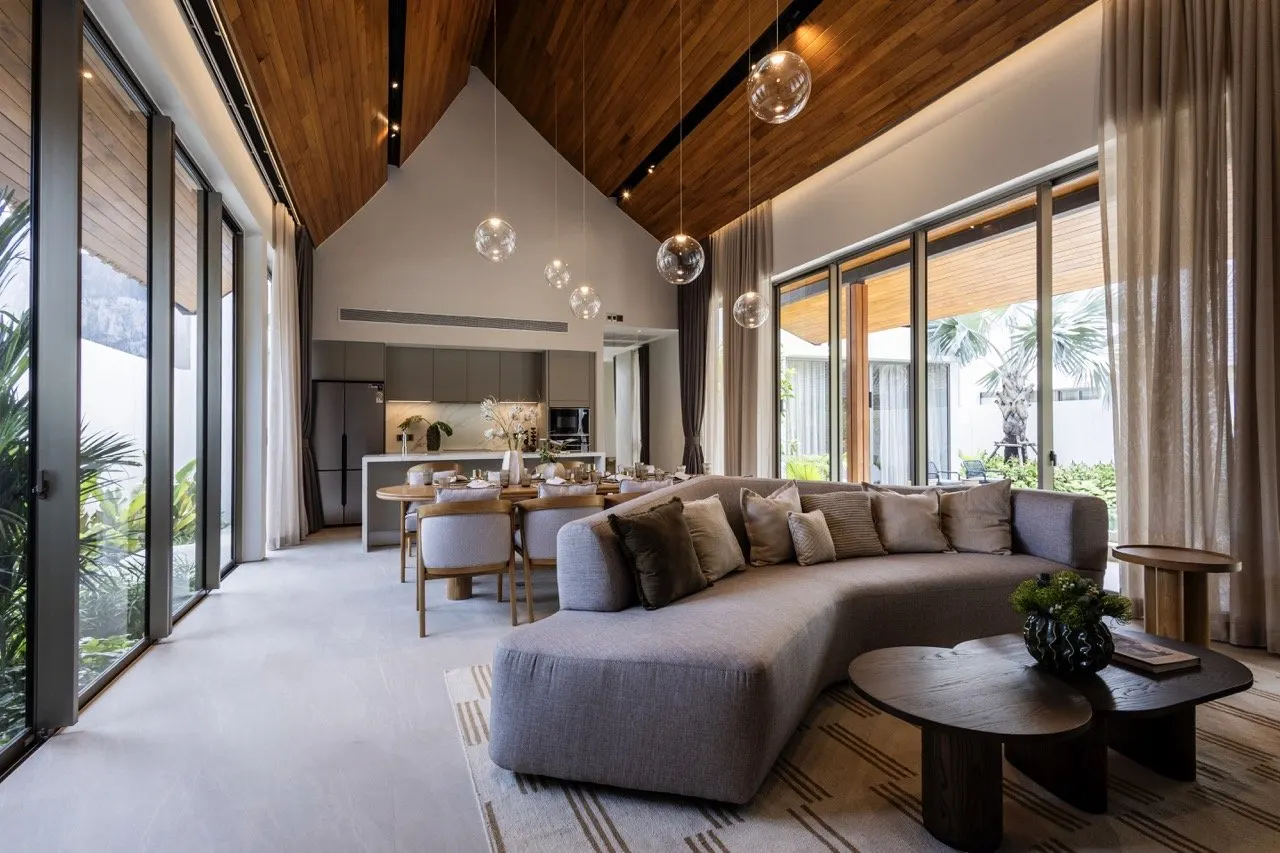 Property image - full photo 3