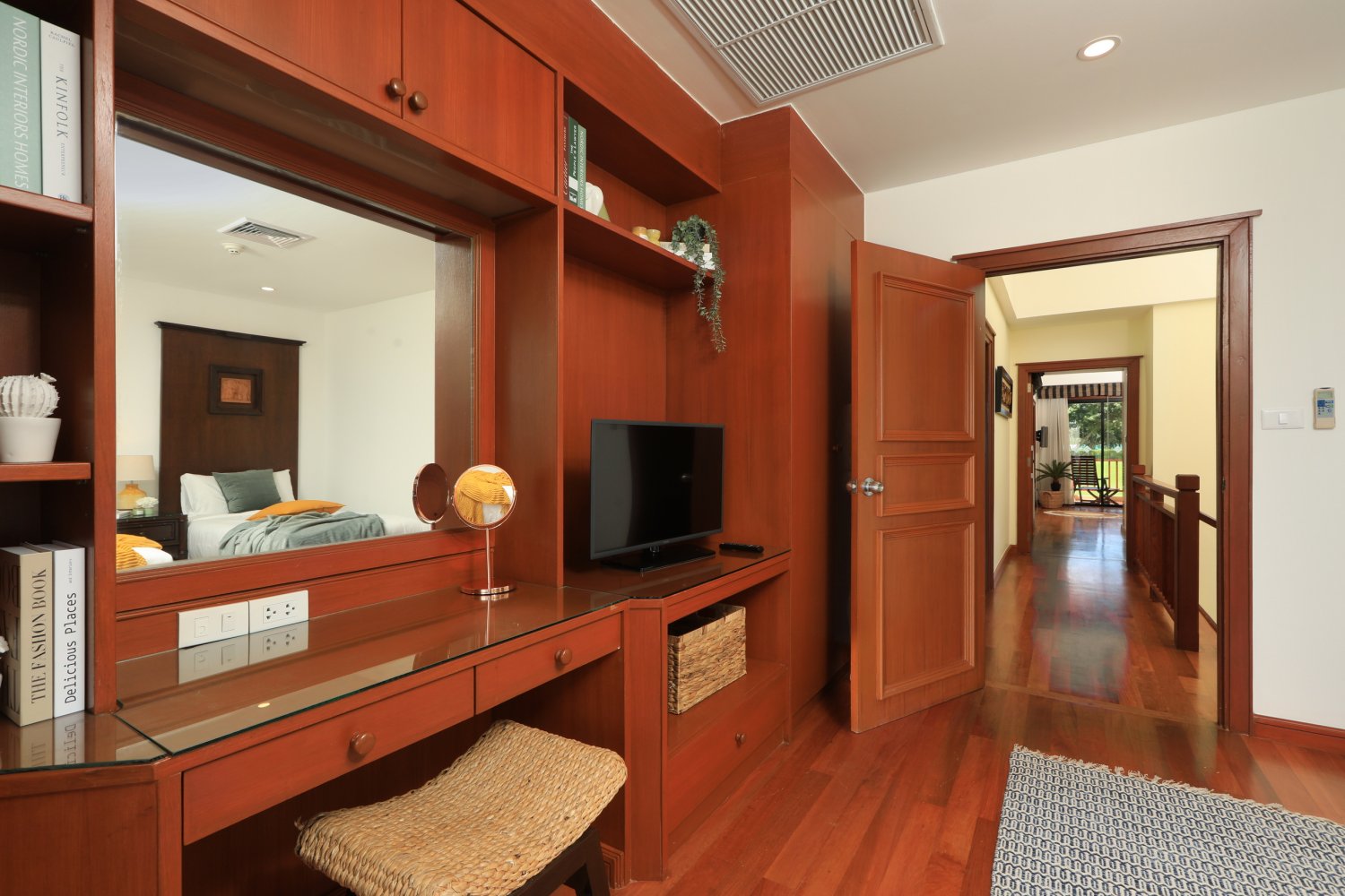 Property image - full photo 15