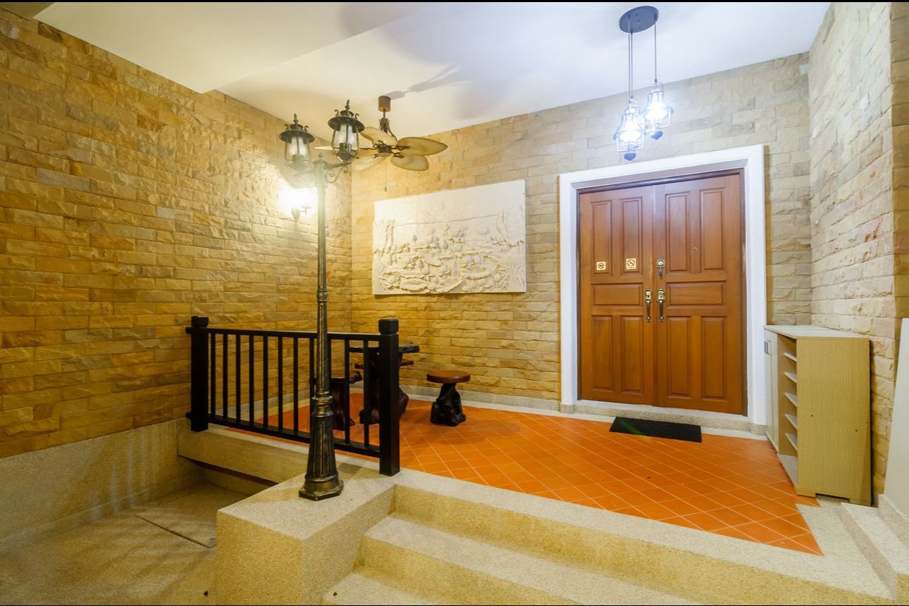 Property image - full photo 36