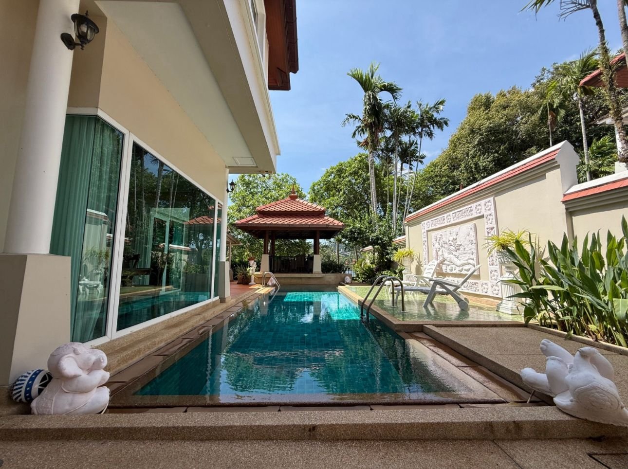 Property image - full photo 32