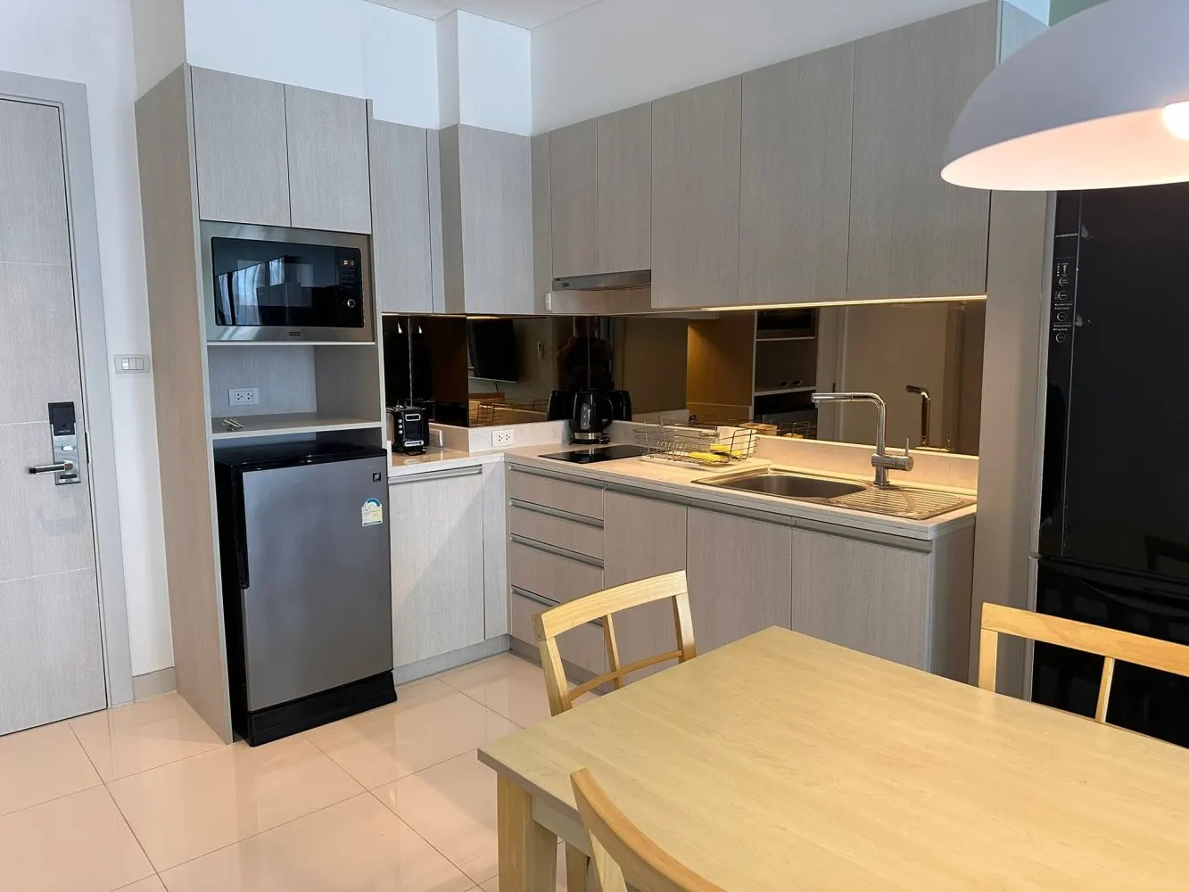 Property image - full photo 2