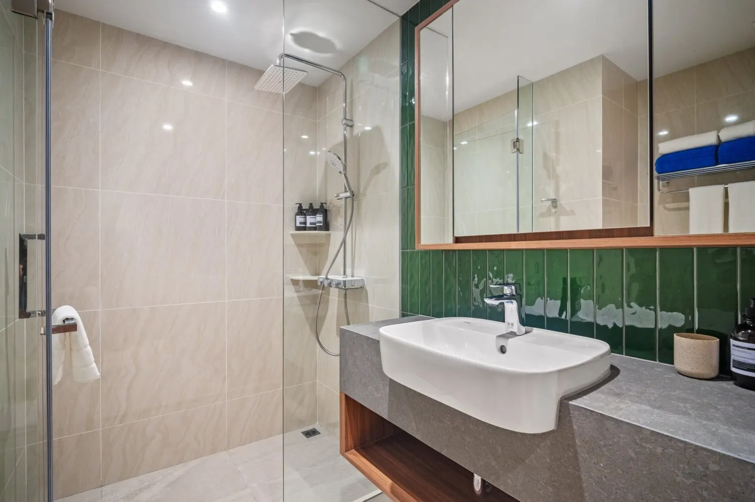 Property image - full photo 20