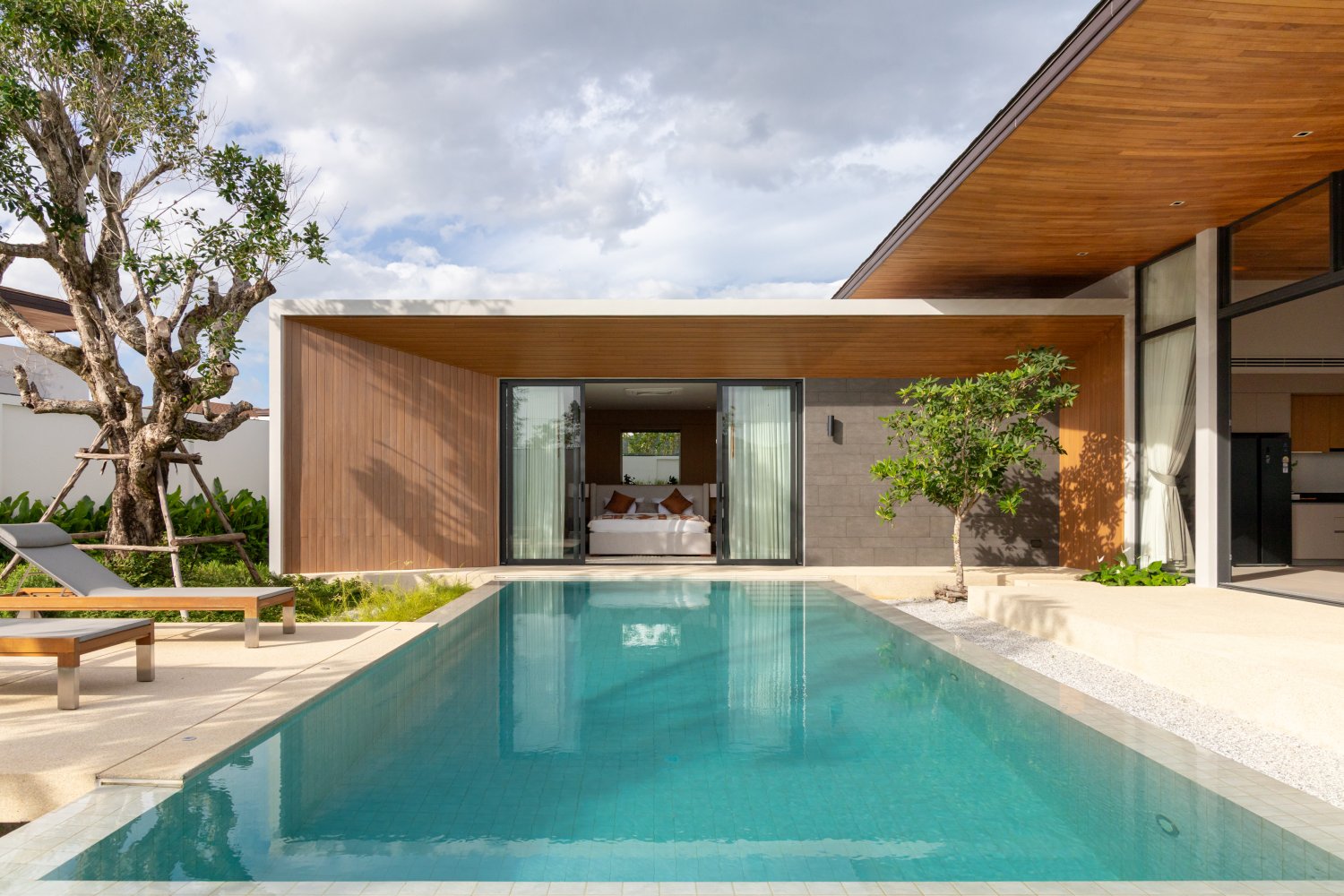 Property image - full photo 8