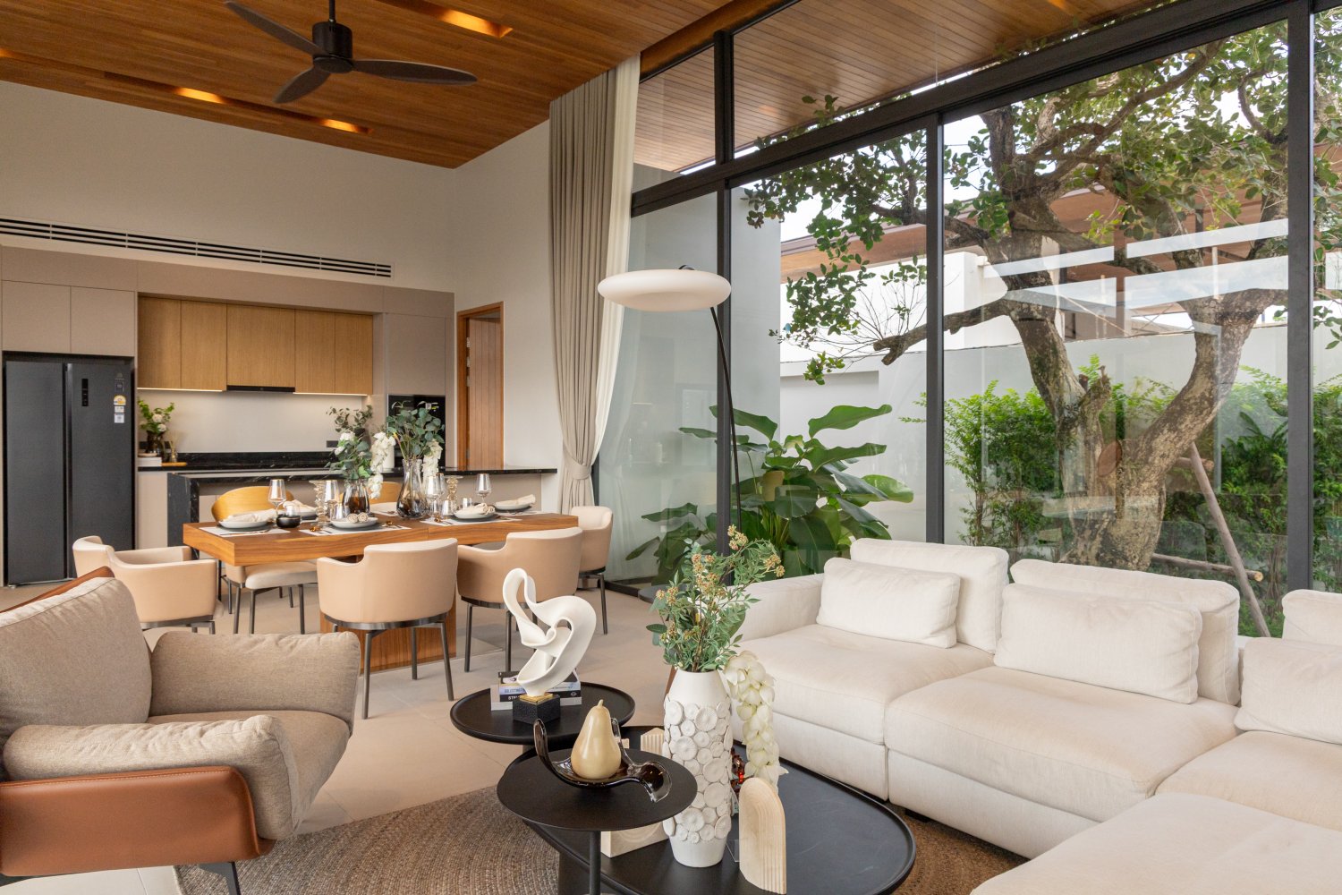 Property image - full photo 4
