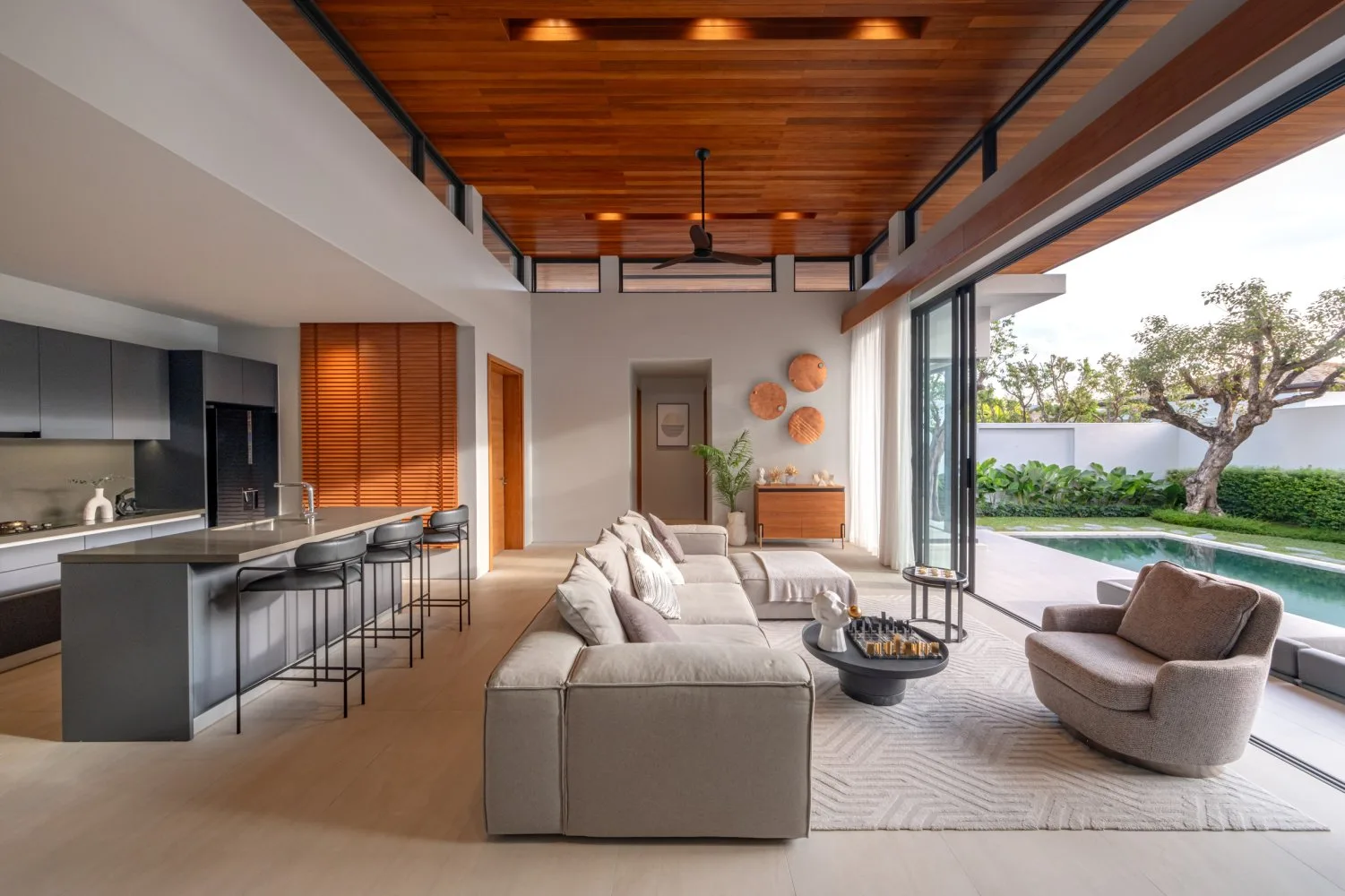 Property image - full photo 8