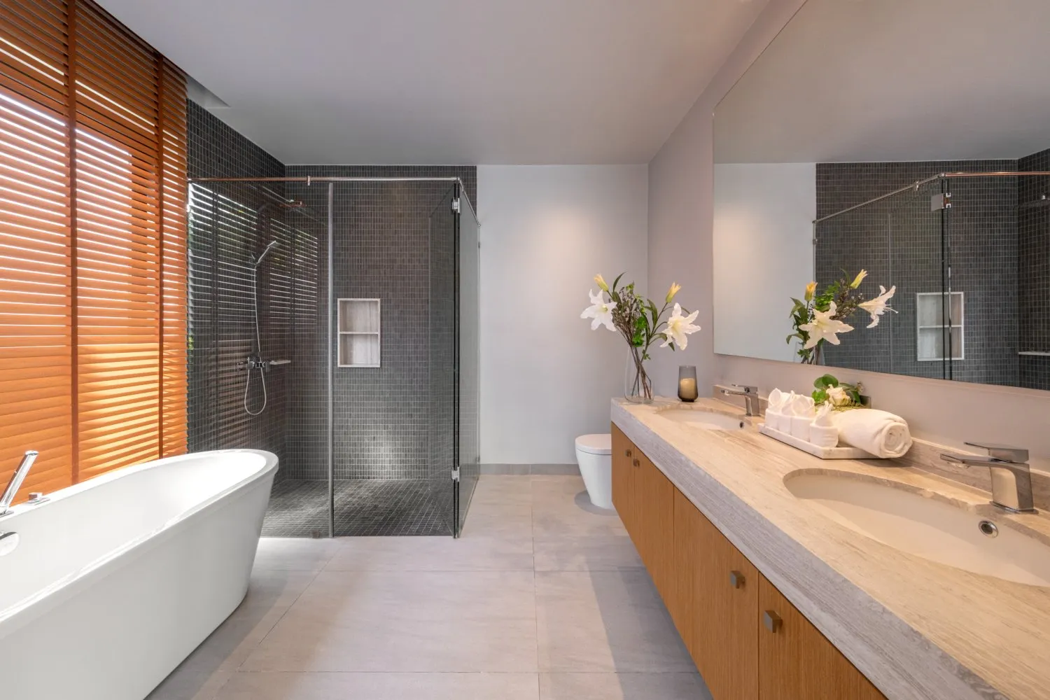 Property image - full photo 13