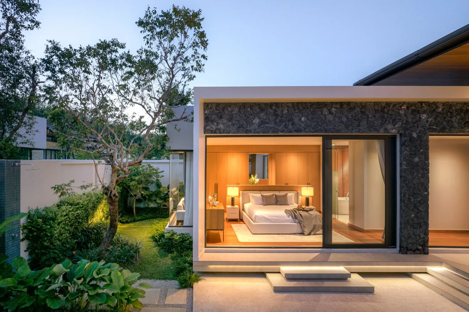 Property image - full photo 16