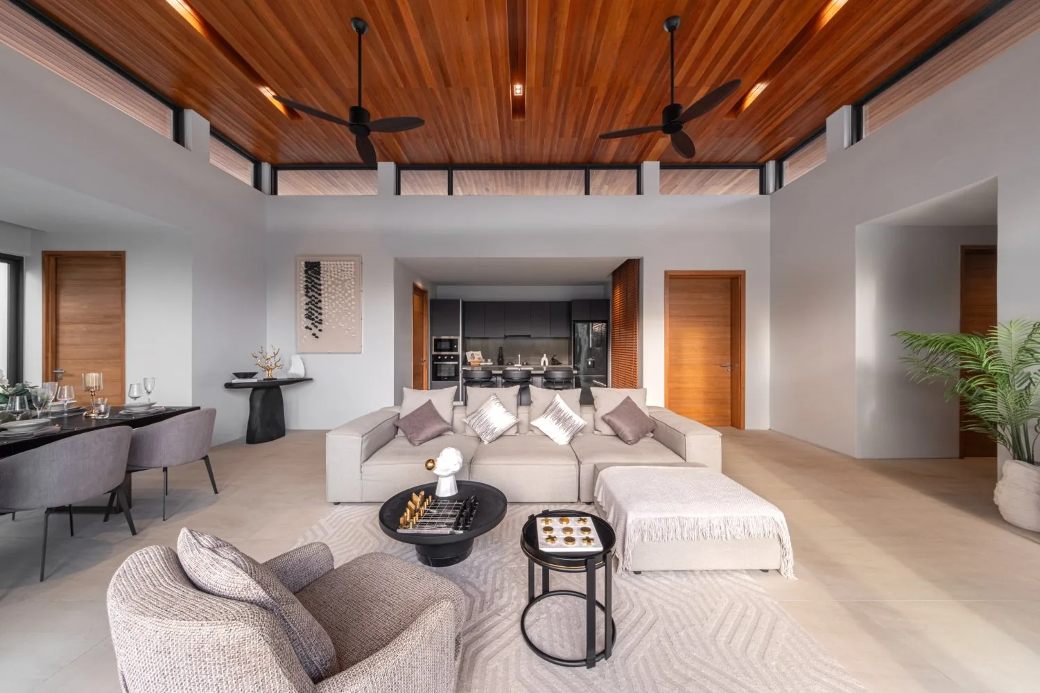 Property image - full photo 4
