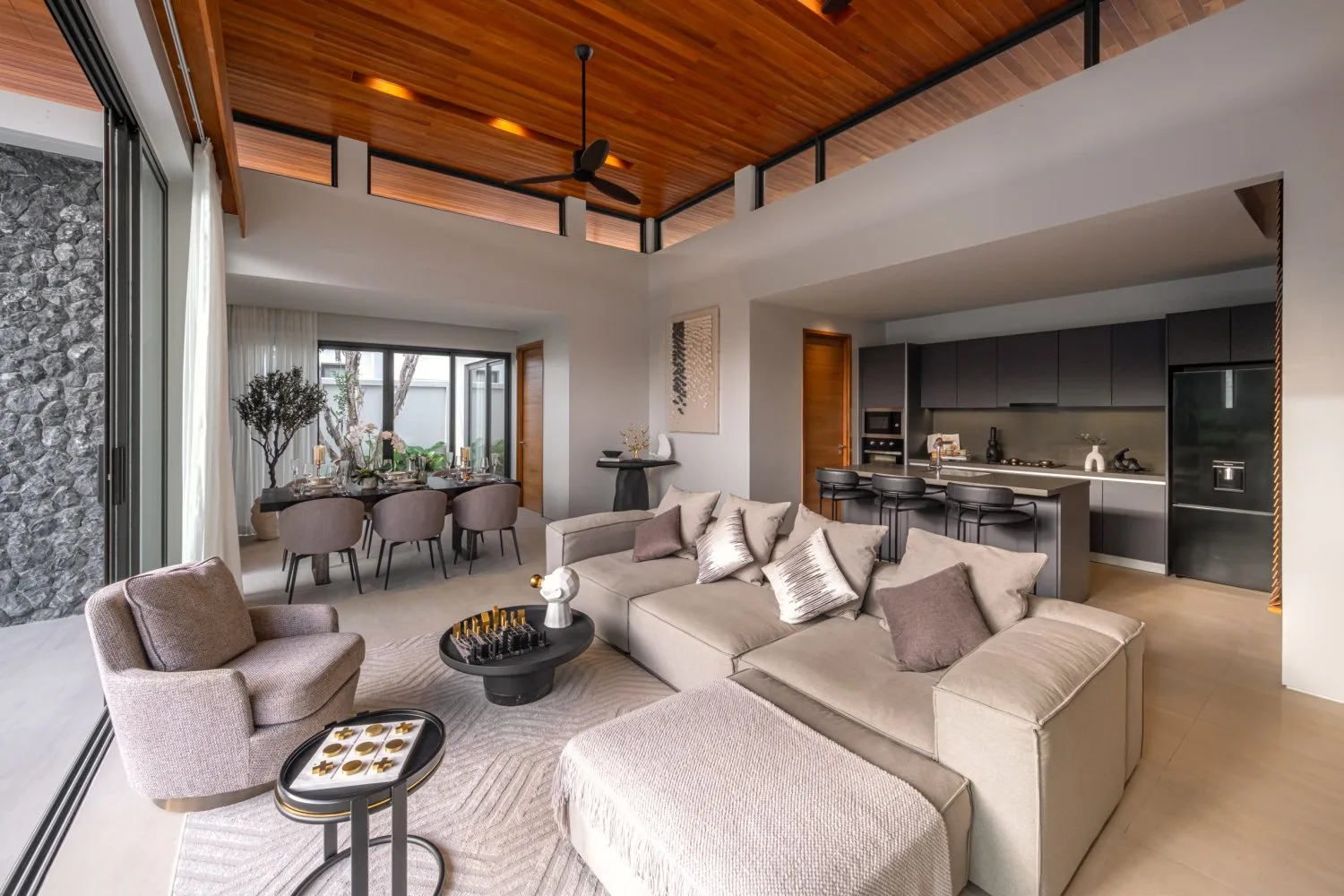 Property image - full photo 9