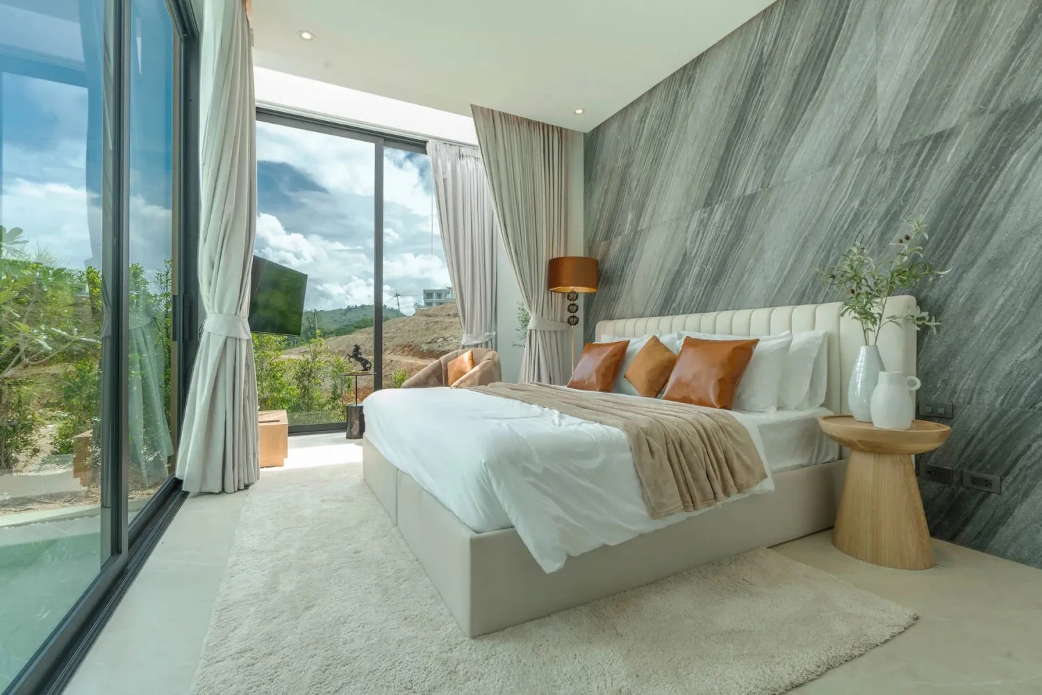Property image - full photo 15