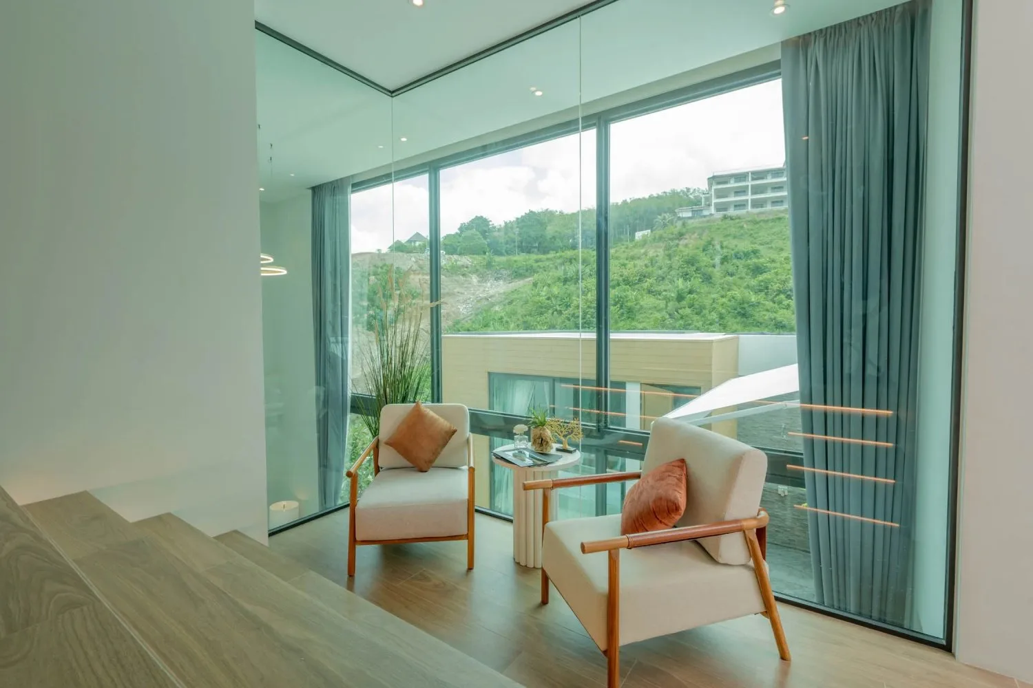 Property image - full photo 2