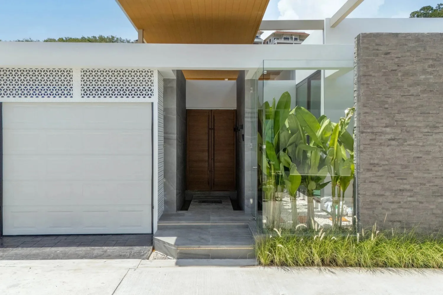Property image - full photo 30