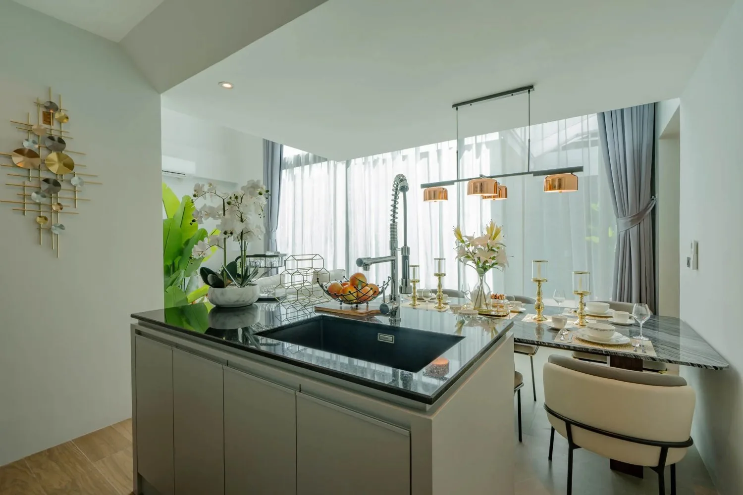 Property image - full photo 4