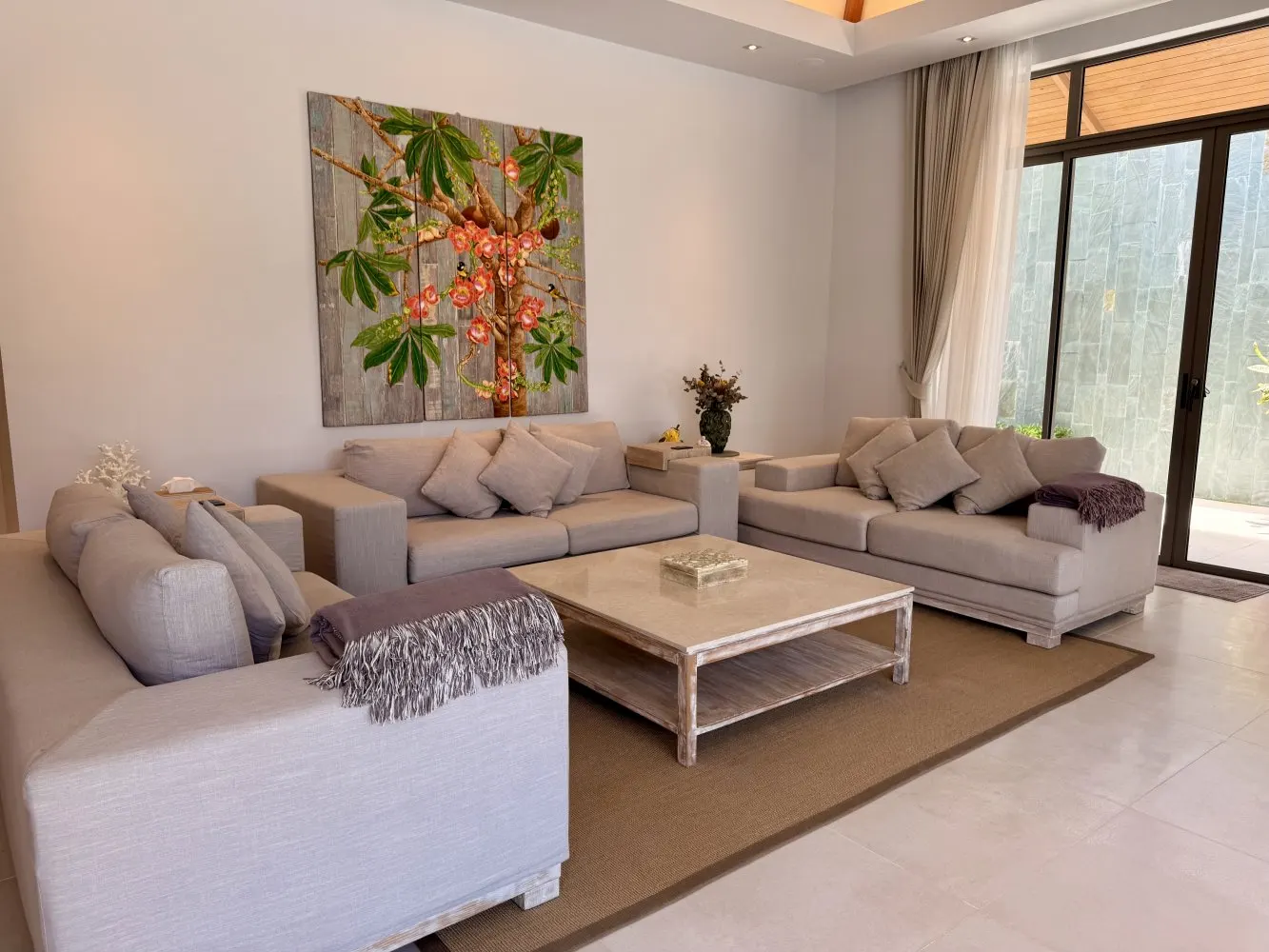 Property image - full photo 3