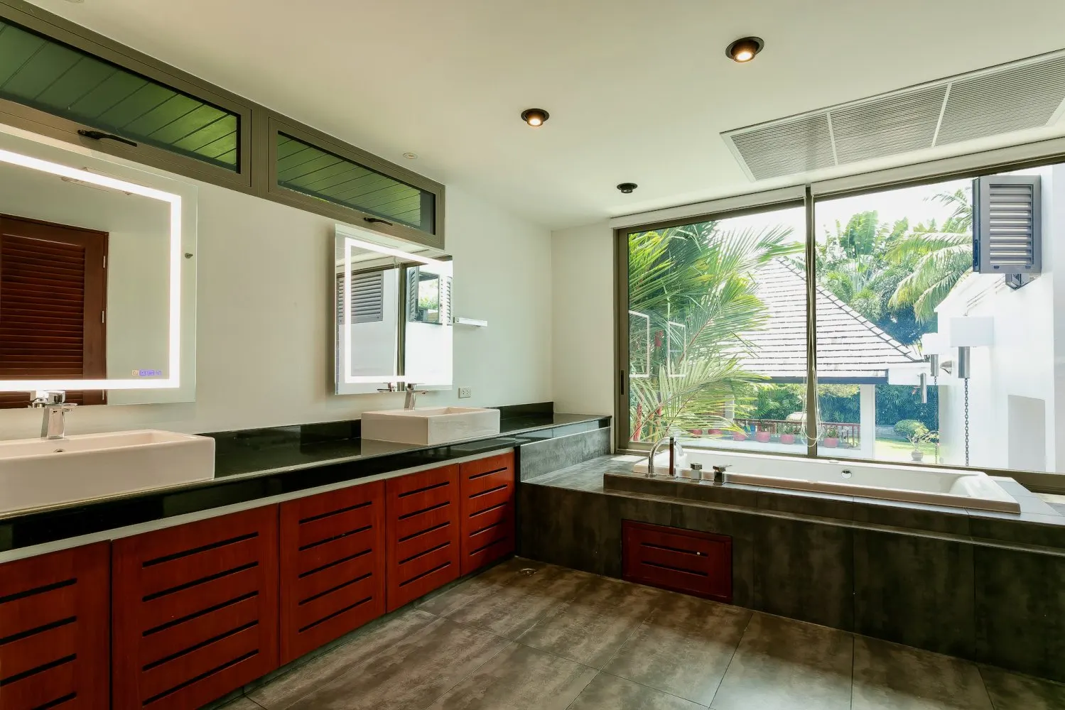Property image - full photo 8