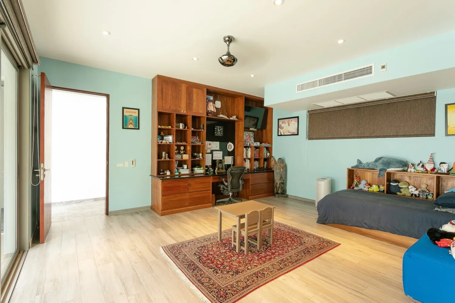 Property image - full photo 16