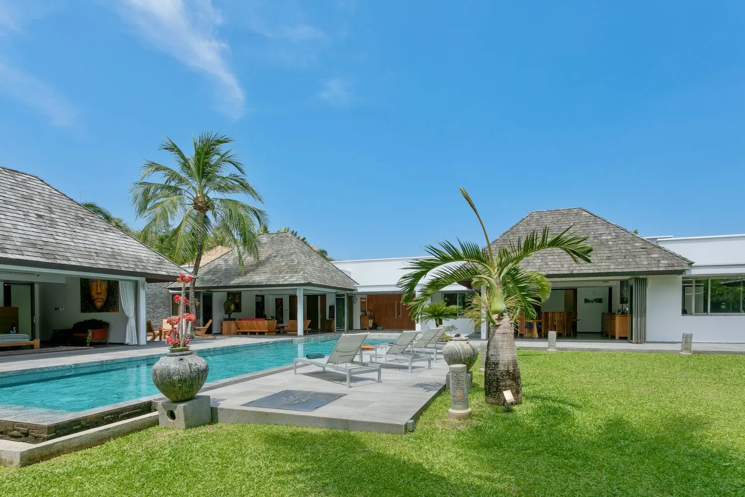 Property image - full photo 2