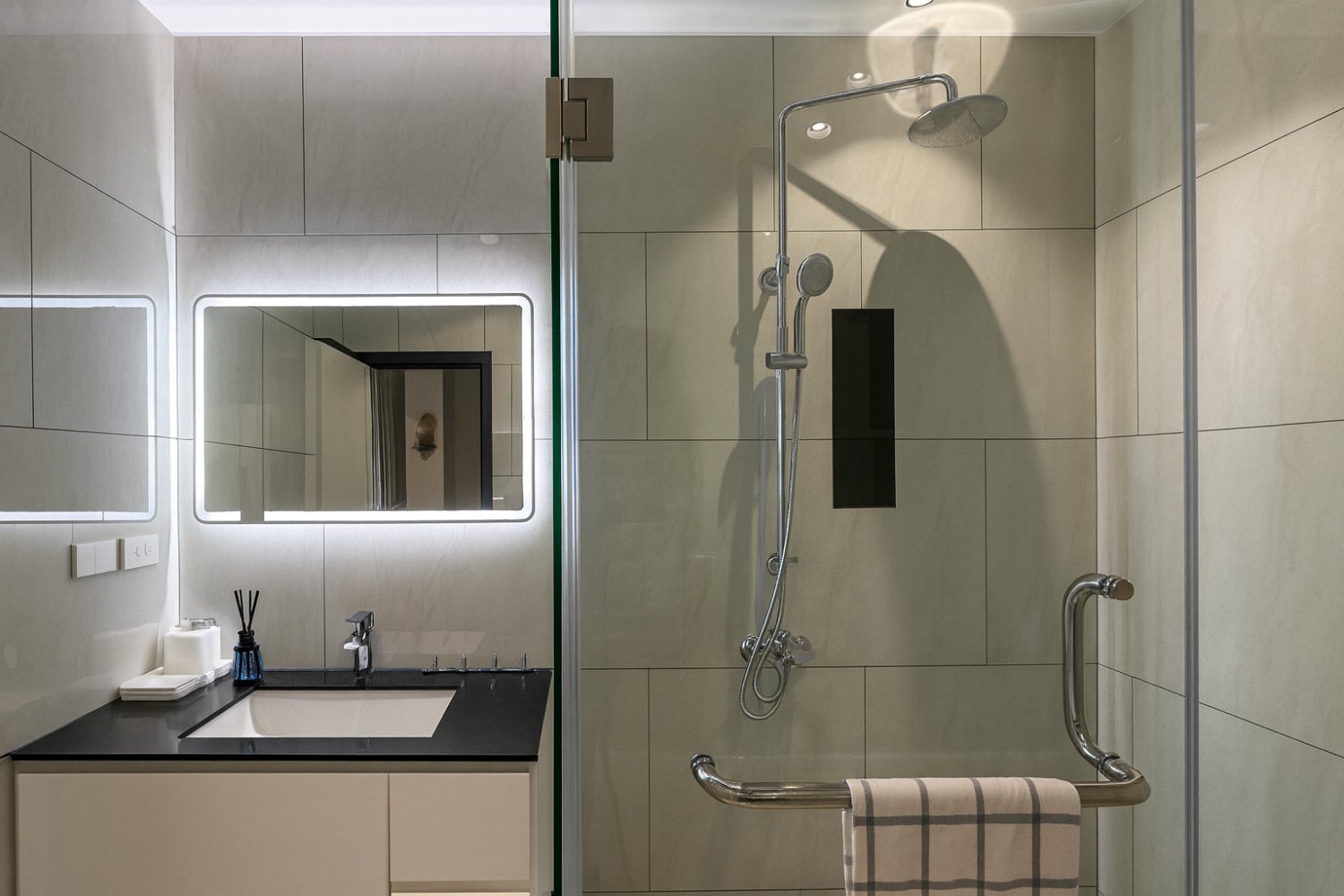 Property image - full photo 14