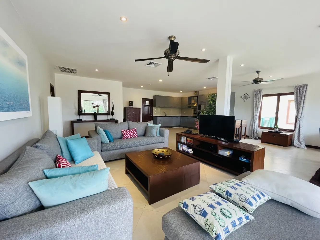 Property image - full photo 3