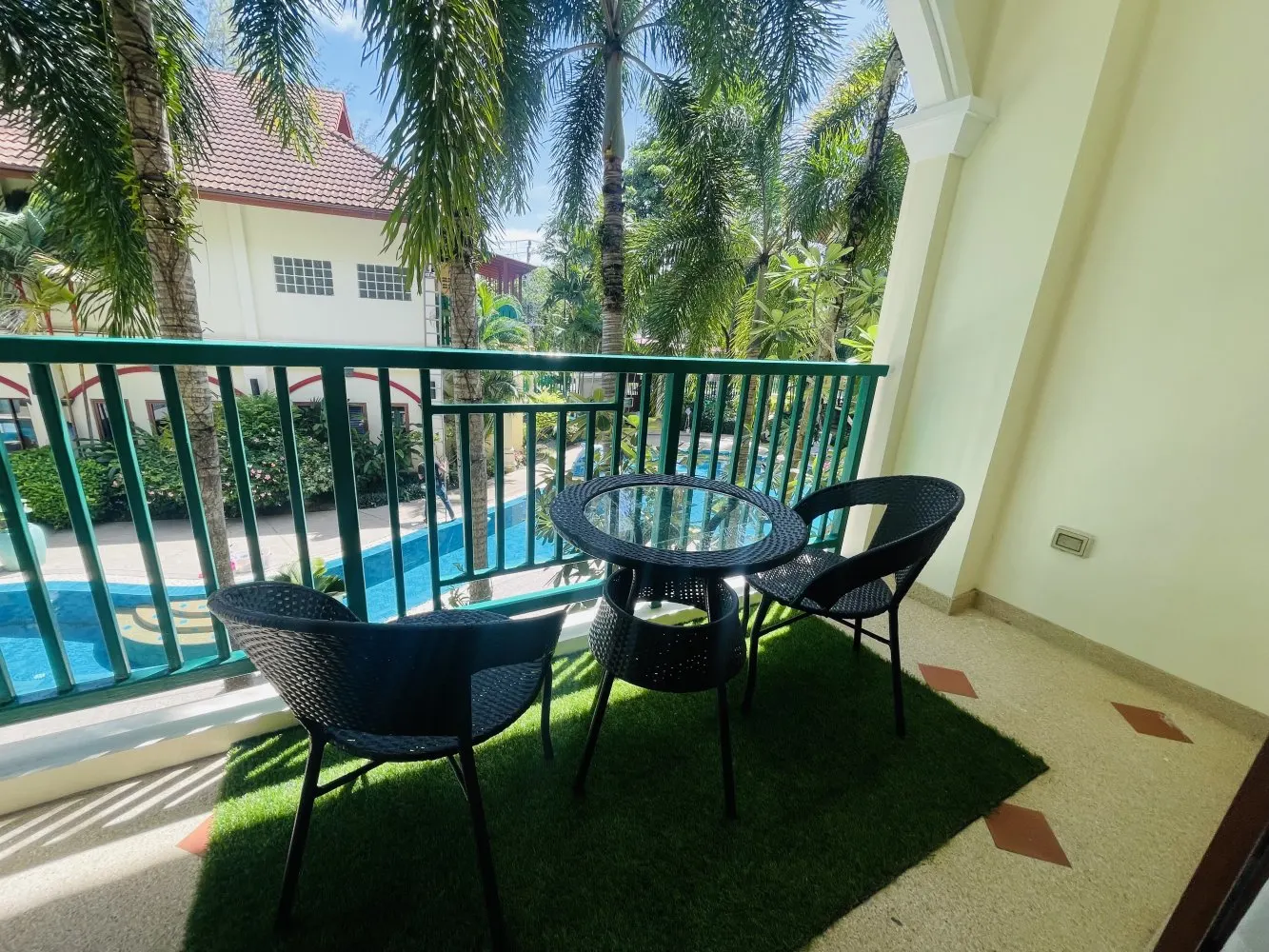 Property image - full photo 2