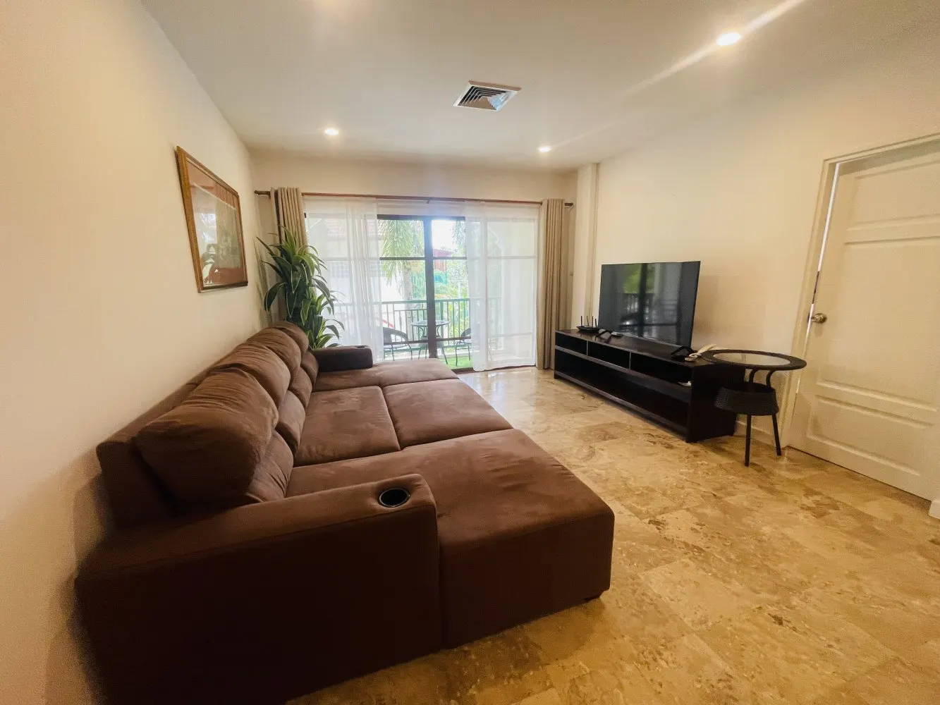 Property image - full photo 3